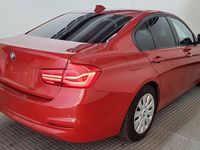 Gebraucht BMW 318 Advantage 136 PS (100 kW) 2016 Rot Limousine