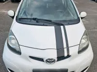 Gebraucht Toyota Aygo 68 PS (50 kW) 2011 Weiß Kleinwagen