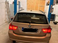 Gebraucht BMW 318 143 PS (105 kW) 2012 Gold Kombi