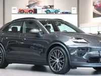 Gebraucht Porsche Macan 4 Electric 300 kW (408 PS) 2026 Vulkangrau SUV