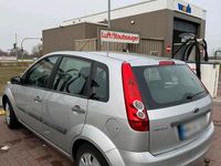Gebraucht Ford Fiesta 90 PS (66 kW) 2009 Silber Kleinwagen
