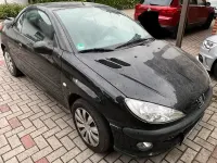 Gebraucht Peugeot 206 CC 106 PS (77 kW) 2000 Schwarz Cabrio