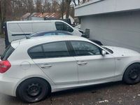 Gebraucht BMW 118 Sport Line 143 PS (105 kW) 2009 Weiß Kleinwagen