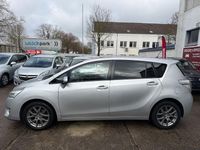 Gebraucht Toyota Verso Executive 124 PS (91 kW) 2013 Silber Van / Kleinbus