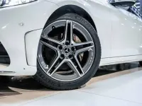 Gebraucht Mercedes C180 AMG line 156 PS (114 kW) 2020 Weiß Limousine