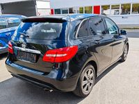 Gebraucht Mercedes B180 Sport 122 PS (89 kW) 2012 Schwarz Kleinwagen