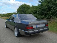 Gebraucht Mercedes E300 180 PS (132 kW) 1990 Grau Limousine