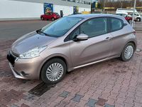Gebraucht Peugeot 208 Active 68 PS (50 kW) 2015 Andere farben Kleinwagen