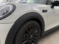 Gebraucht Mini Cooper 136 PS (100 kW) 2023 Weiß Kleinwagen