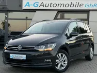 Gebraucht VW Touran Comfortline 150 PS (110 kW) 2022 Grün Van / Kleinbus