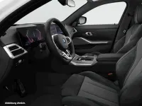 Gebraucht BMW 330e 292 PS (214 kW) 2025 Alpinweiss Kombi