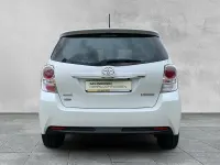 Gebraucht Toyota Verso Comfort 147 PS (108 kW) 2016 Weiß Van / Kleinbus