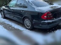 Gebraucht Mercedes E220 150 PS (110 kW) 2003 Schwarz Limousine