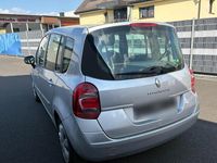 Gebraucht Renault Modus 89 PS (65 kW) 2011 Silber Van / Kleinbus