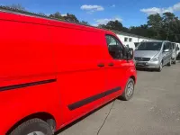 Gebraucht Ford Transit Custom Trend 131 PS (96 kW) 2018 Rot Van / Kleinbus