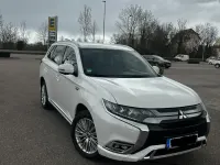 Gebraucht Mitsubishi Outlander P-HEV 224 PS (164 kW) 2018 Weiß Limousine