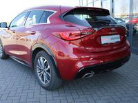 Gebraucht Infiniti Q30 Premium 156 PS (114 kW) 2017 Rot Limousine