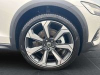 Gebraucht Volvo V60 CC Ultimate 197 PS (144 kW) 2024 Crystalwhite pearl Kombi