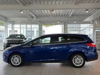 Gebraucht Ford Focus Titanium 140 PS (102 kW) 2014 Blau Limousine