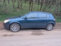 Używany Opel Astra 105 KM (77 kW) 2007 Zielony Sedan/Limuzyna