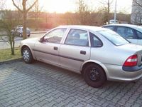 Gebraucht Opel Vectra 102 PS (75 kW) 1997 Gold metallic Limousine