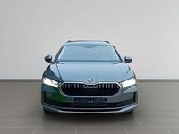 Neu Skoda Superb Selection 204 PS (150 kW) 2025 Grau Kombi