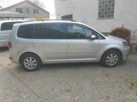 Gebraucht VW Touran 2010 Silber Van / Kleinbus