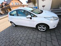 Gebraucht Ford Fiesta Trend 96 PS (70 kW) 2009 Weiß Kleinwagen
