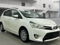 Gebraucht Toyota Verso Basis 111 PS (81 kW) 2016 Weiß Van / Kleinbus