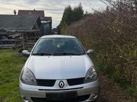 Gebraucht Renault Clio II 58 PS (42 kW) 2005 Silber Kleinwagen