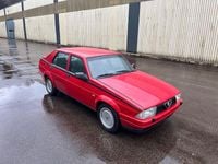 Gebraucht Alfa Romeo 75 155 PS (114 kW) 1987 Rot Limousine