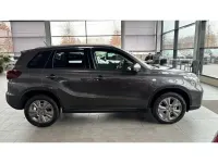 Gebraucht Suzuki Vitara Comfort 110 PS (80 kW) 2025 Titan dark gray metallic (metallic) SUV