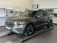 Gebraucht VW Touareg 231 PS (169 kW) 2025 Siliziumgrau metallic SUV