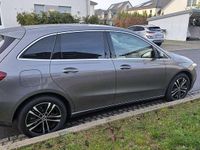 Gebraucht Mercedes B250 163 PS (119 kW) 2023 Grau Van / Kleinbus