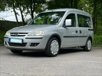 Używany Opel Combo 97 KM (71 kW) 2007 Srebrny Minivan