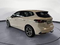 Gebraucht BMW 220 Active Tourer 156 PS (114 kW) 2025 Weiß Van / Kleinbus