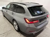 Gebraucht BMW 330e Sport Line 292 PS (214 kW) 2022 Grau Kombi