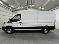 Gebraucht Ford Transit 131 PS (96 kW) 2022 Frostweiss/frozenwhite (pn3gz0) Van