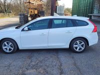 Gebraucht Volvo V60 152 PS (111 kW) 2017 Weiß Kombi