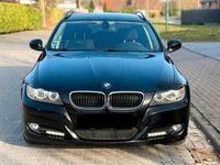 Gebraucht BMW 318 143 PS (105 kW) 2010 Schwarz Kombi