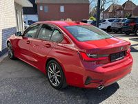 Gebraucht BMW 318 Advantage 156 PS (114 kW) 2021 Rot Limousine
