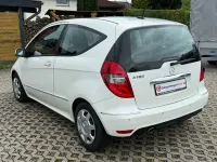 Gebraucht Mercedes A180 116 PS (85 kW) 2010 Weiß Kleinwagen
