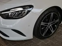 Gebraucht Mercedes B200 Night 163 PS (119 kW) 2024 Unilack polarweiß Kleinwagen