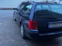 Gebraucht VW Passat 101 PS (74 kW) 1998 Blau Kombi