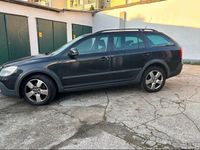 Gebraucht Skoda Octavia Scout Scout 4x4 140 PS (102 kW) 2010 Schwarz Kombi