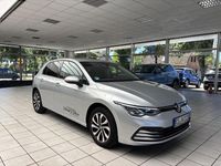 Gebraucht VW Golf VIII Active 110 PS (80 kW) 2023 Silber metallic Limousine