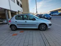 Używany Peugeot 206 60 KM (44 kW) 2000 Szary Sedan/Limuzyna