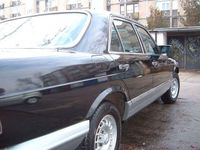 Gebraucht Mercedes 300 170 PS (125 kW) 1983 Schwarz Limousine