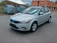 Usado Kia Ceed 116 CV (85 kW) 2011 Plateado Utilitario