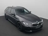 Gebraucht BMW 530 M Sport 292 PS (214 kW) 2023 Sophistograu brillanteffekta9 Kombi